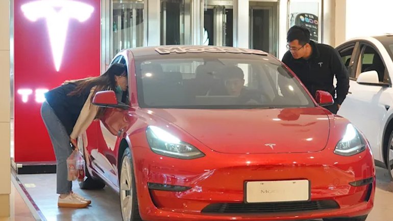 Otomotiv Sektr Zor Gnler Yaasa da, Tesla in ler Olduka yi Gidiyor
