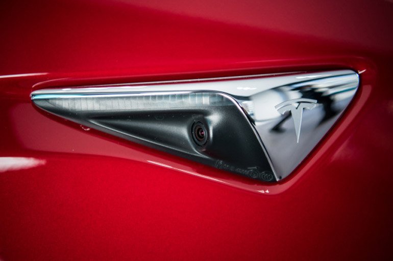 Tesla'ya Yeni �ok: Autopilot ��in Yeni Bir Soru�turma Ba�lat�ld�